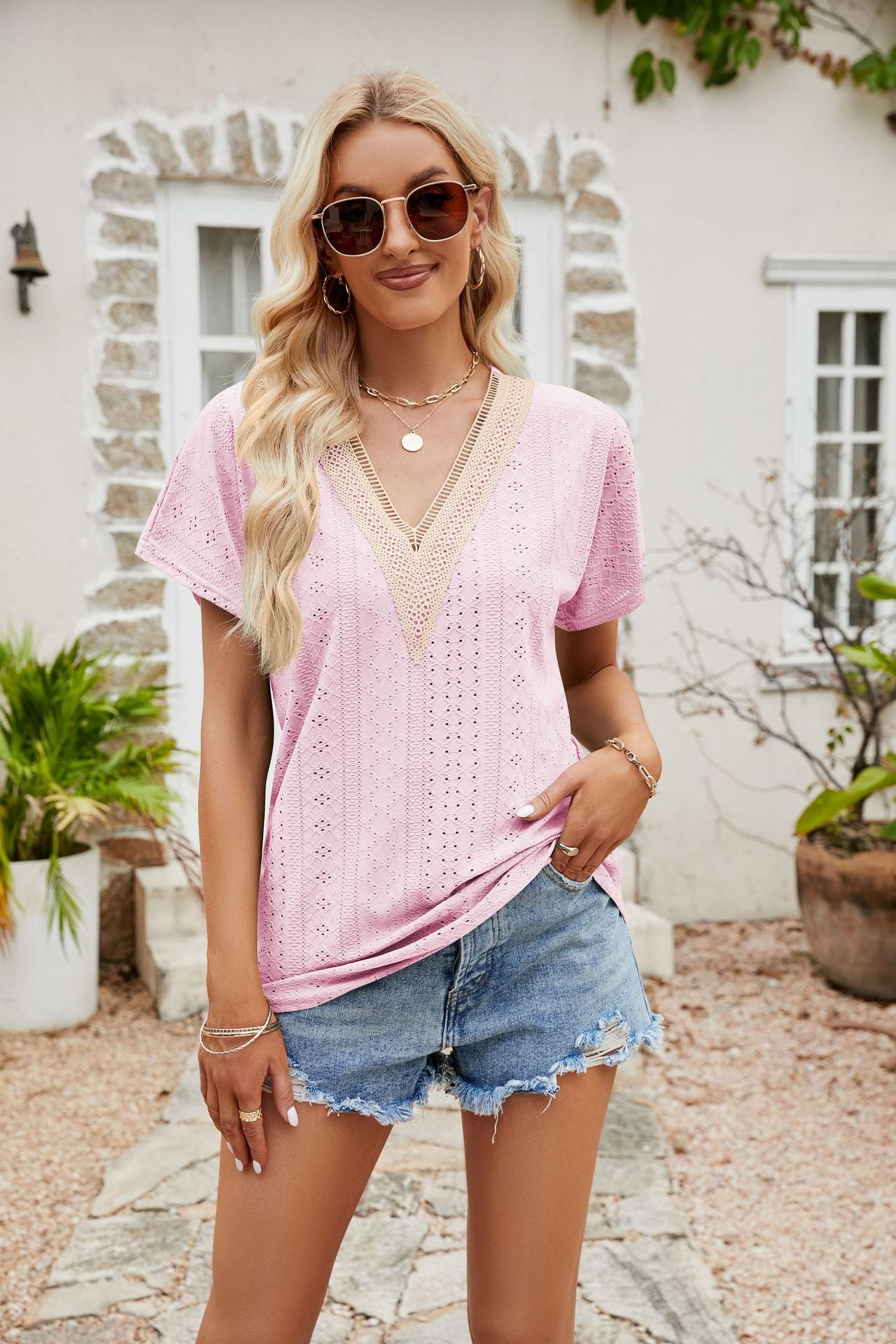 T-shirt d'été pour femmes, chemisiers en dentelle avec coutures trouées