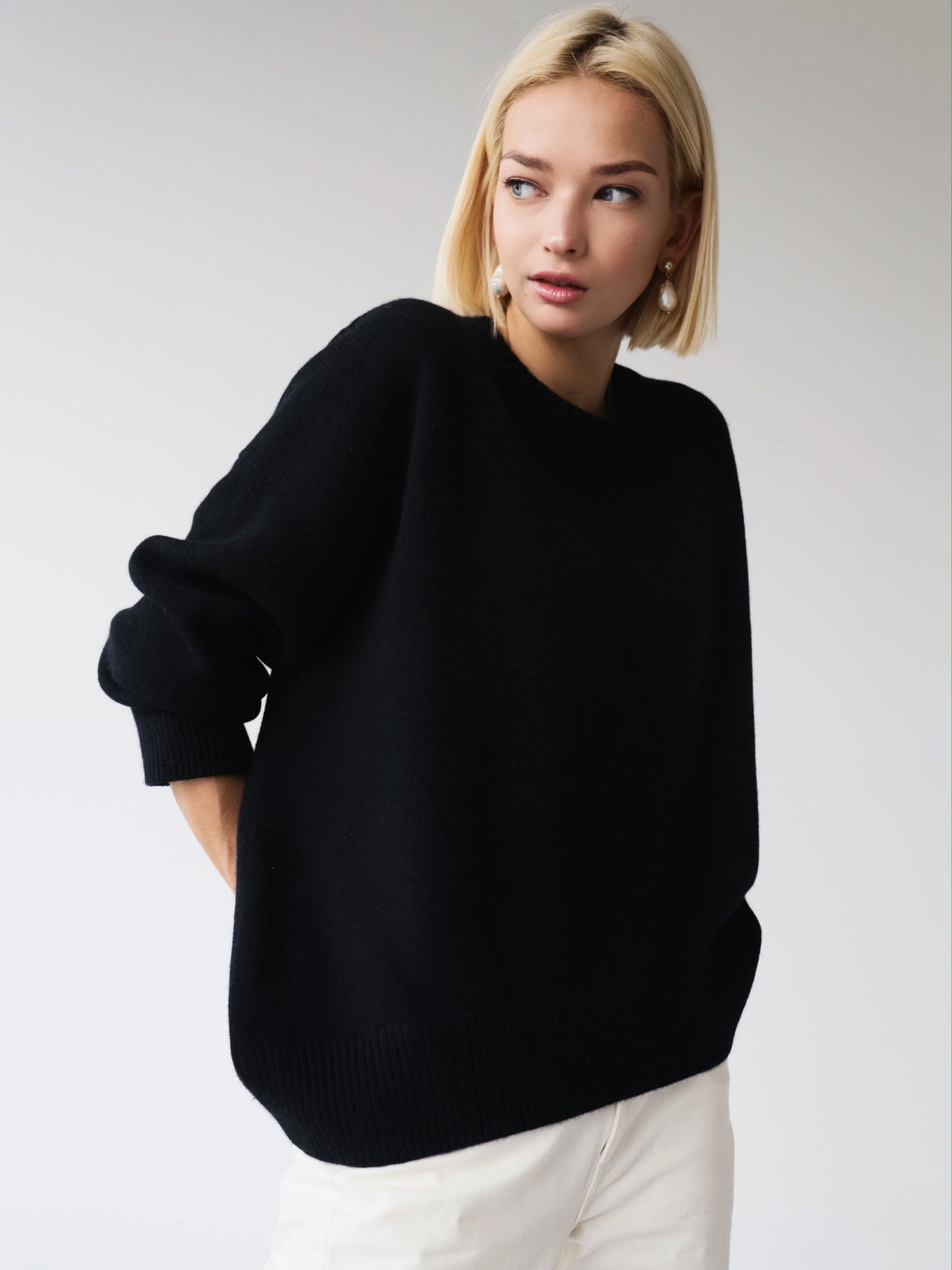 Women's Round Neck Loose Solid Color Sweaters