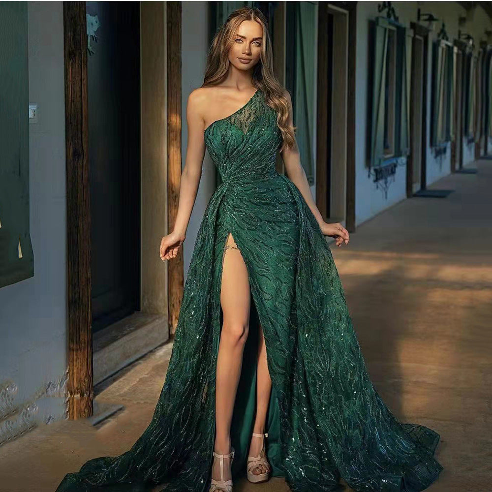 Robe de mariée chic à épaules inclinées et à paillettes pour femmes