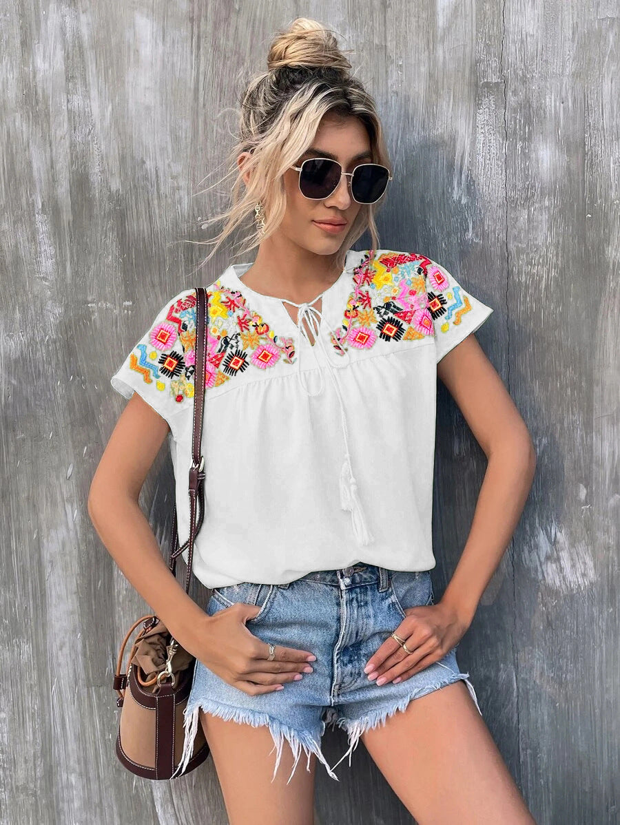 Damen Sommer Bluse mit Stickereien, Quasten und Fledermausärmeln