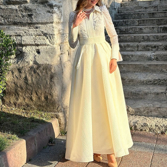 Robes de mariée rétro de style français avec fil de dentelle et perles de fleurs sur la poitrine