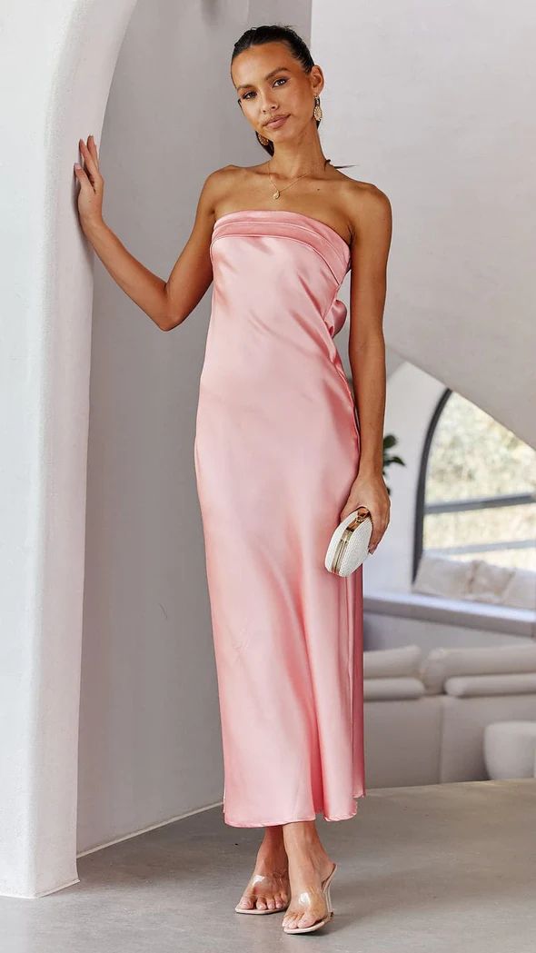 Robe tube dos nu en satin gracieuse imprimée