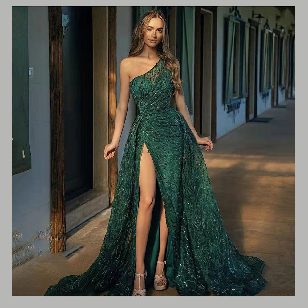 Robe de mariée chic à épaules inclinées et à paillettes pour femmes