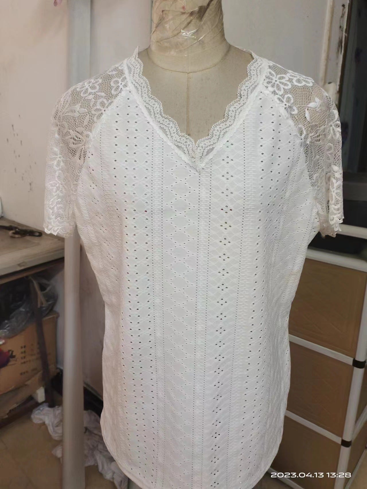 Fashion Solid Color Lace Sleeve T-shirt Blouses