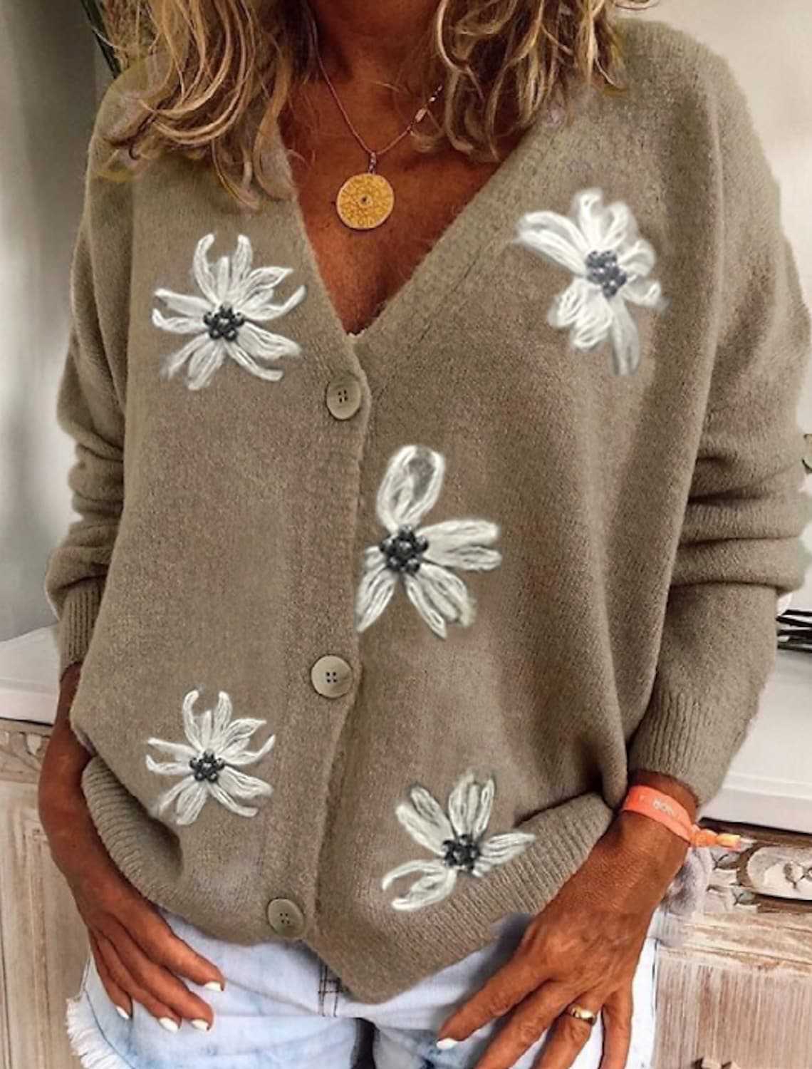 New Women's Long-sleeved Embroidered V-neck Knitted Cardigans